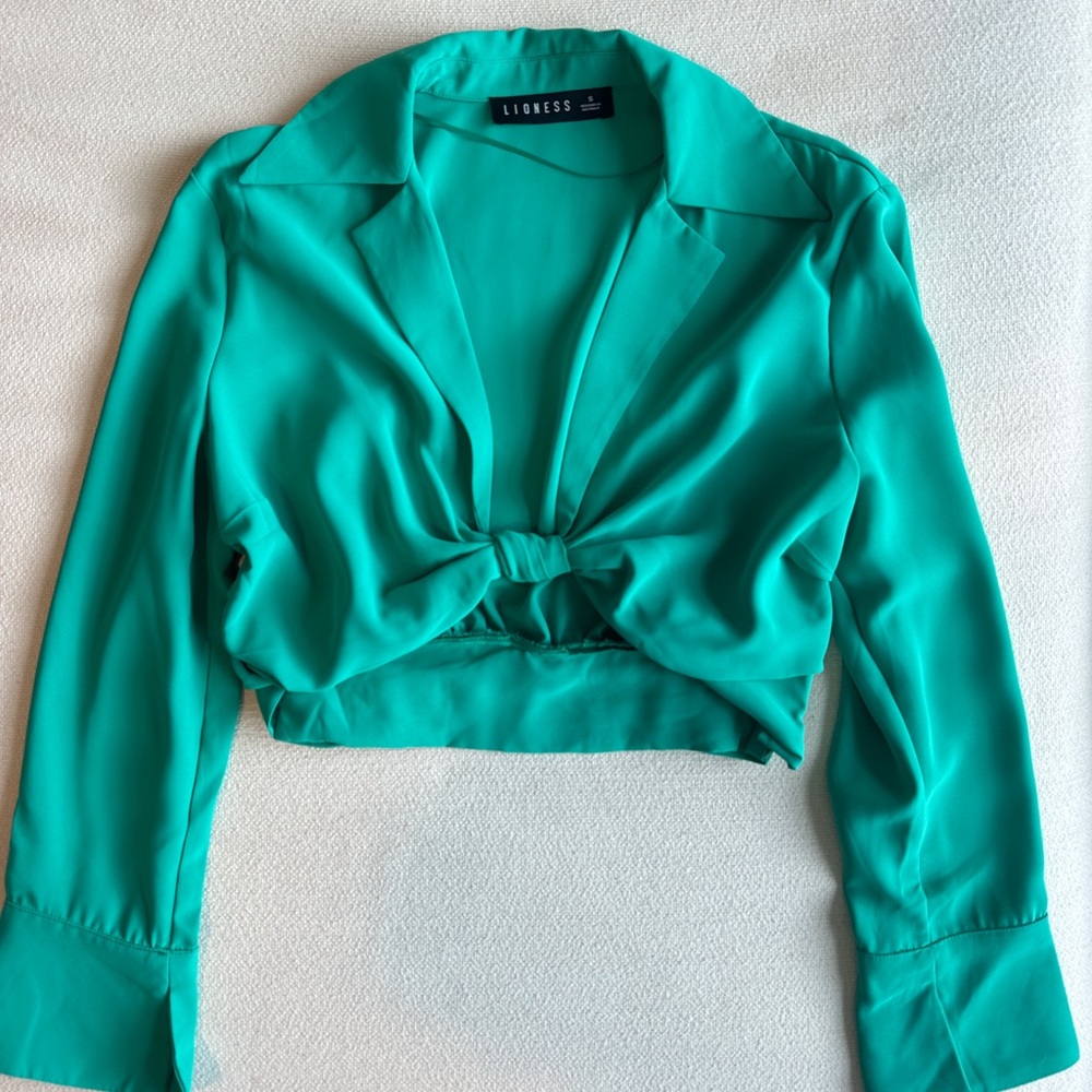 Cropped Lioness Blouse